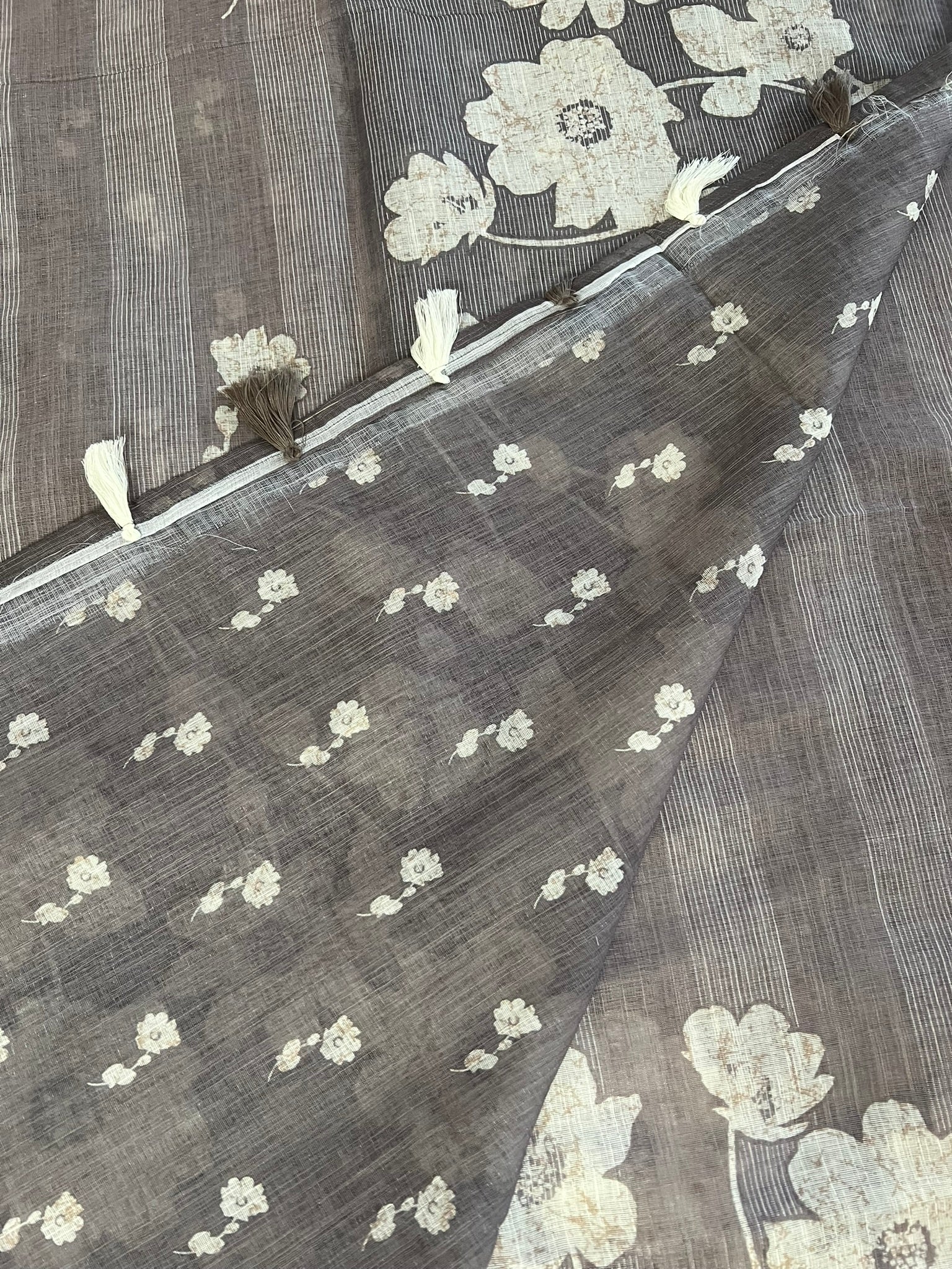 Semi Linen print saree