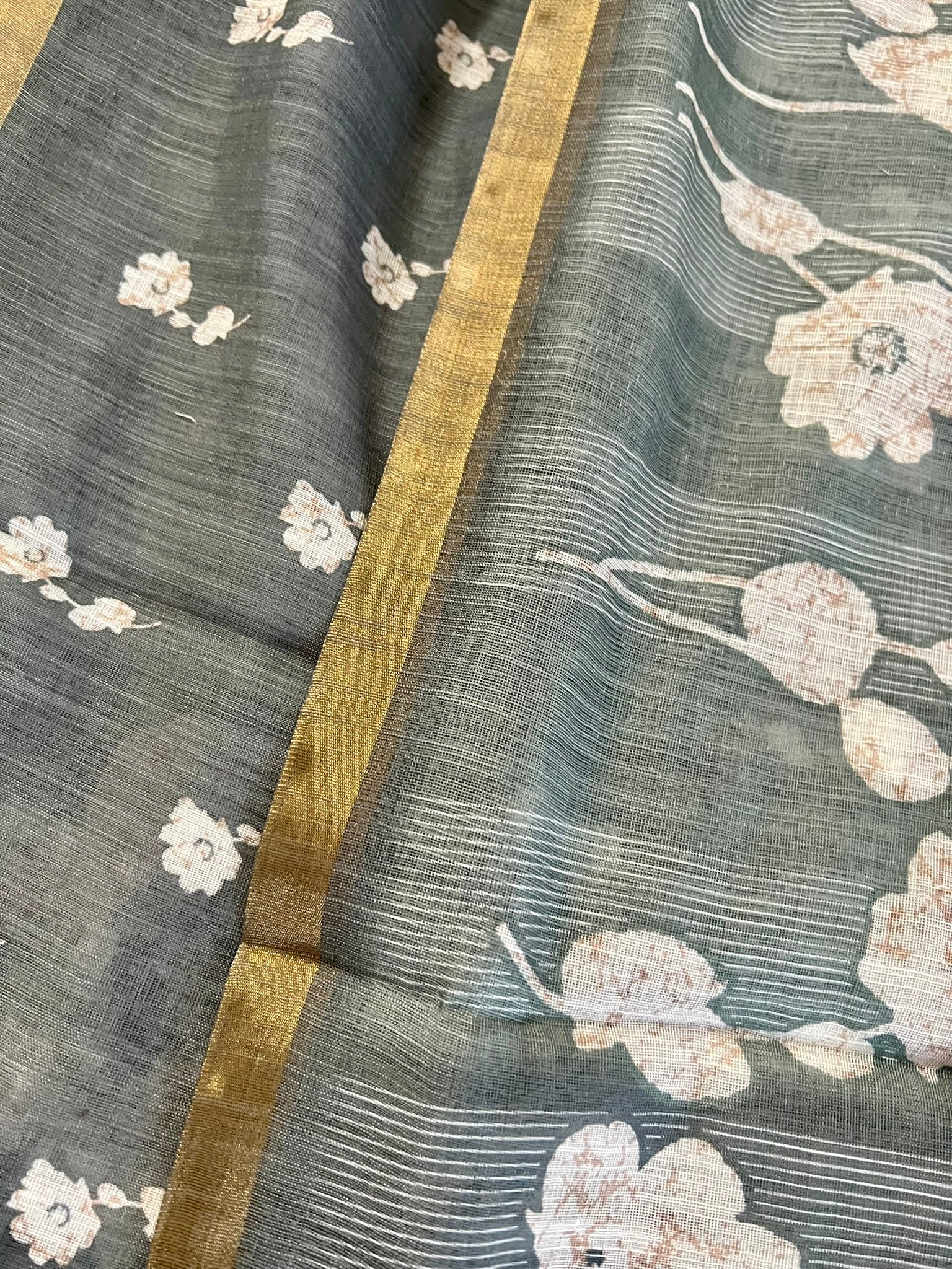 Semi Linen print saree